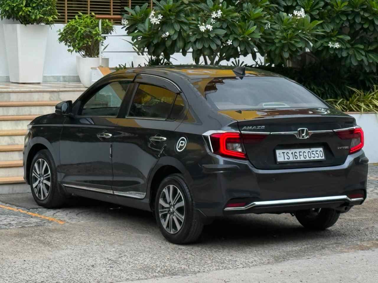 Honda Amaze VX CVT 2022 - Image 3